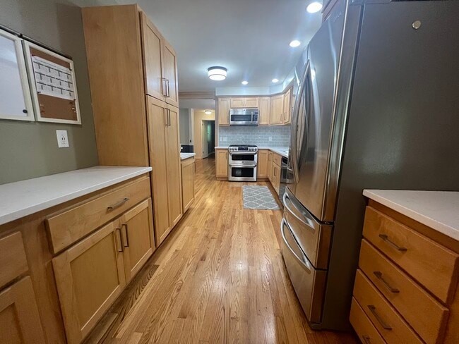 Photo - 919 Magdeline Dr