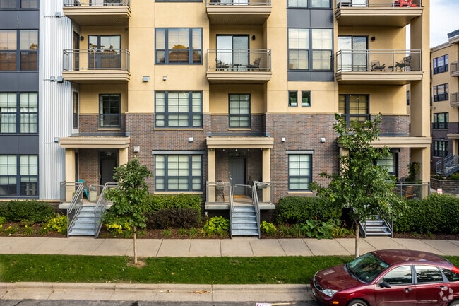 Entrada - Emerald Gardens