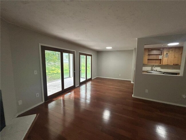 Photo - 15105 Lesley Ln