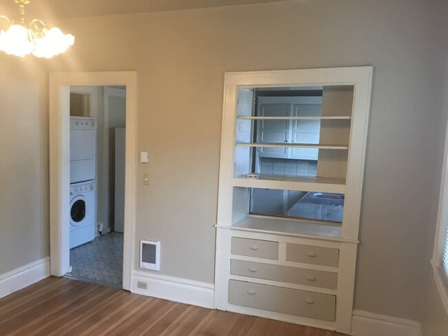 Photo - Great 2 Bedroom Bungalow Near Downtown and...