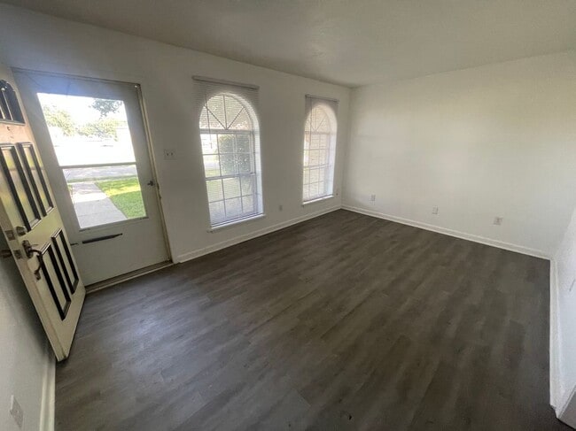 Photo - 2310 Bobbie St Townhome