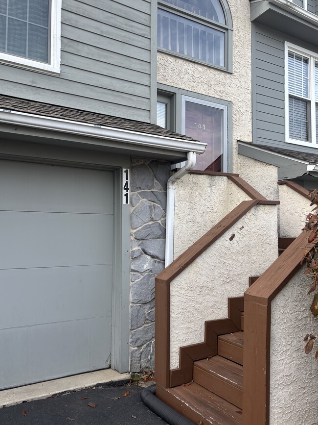 Photo - 141 Knollwood Ct Townhome