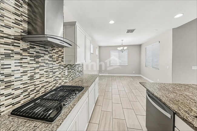 Photo - 18264 W Thunderhill Pl