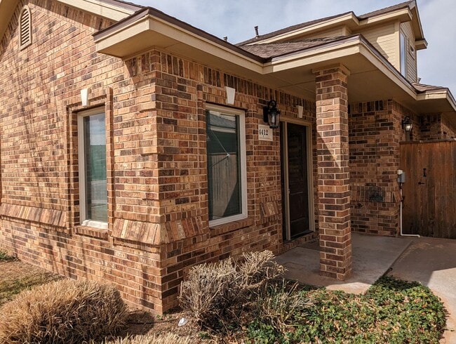 Photo - Upscale 2 Story Rental in Cooper School Di...