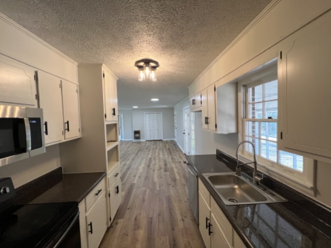 Photo - 2840 Shady Ln W