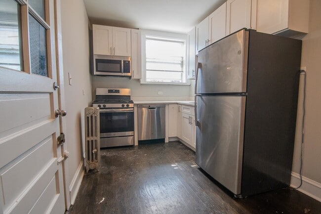 Photo - 2445 W Rosemont Ave Unit 3