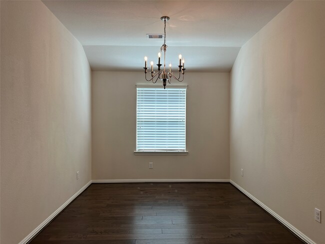 Photo - 16030 Dehay Ln