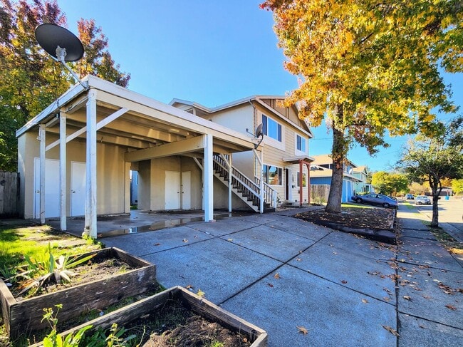 4442 Yukon Dr