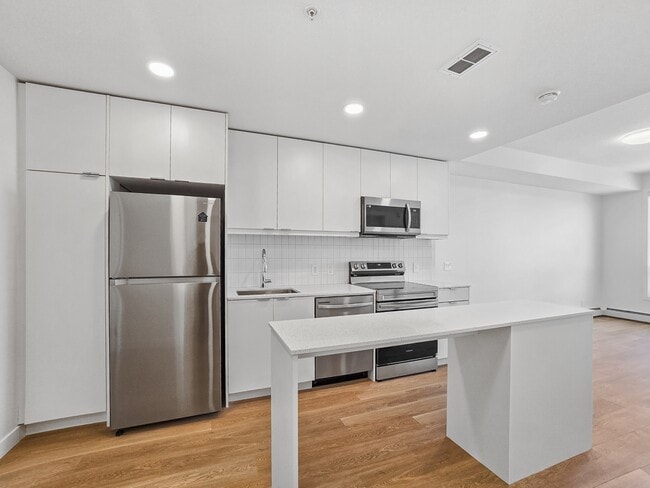 Photo - 8500-8519 19 Ave SE Unit 4307