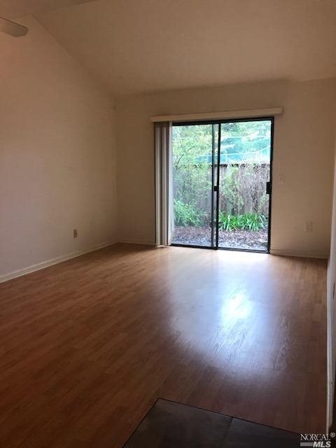 Photo - 19 Redwood Ct