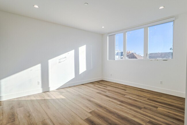 Photo - 1700 S Redondo Blvd Unit 1702