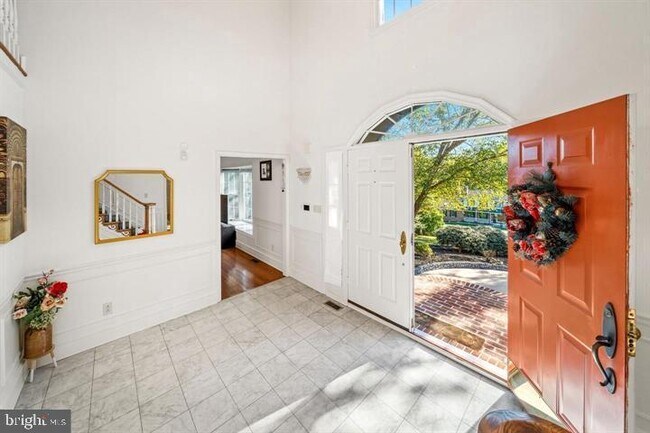 Photo - 253 Peoples Way