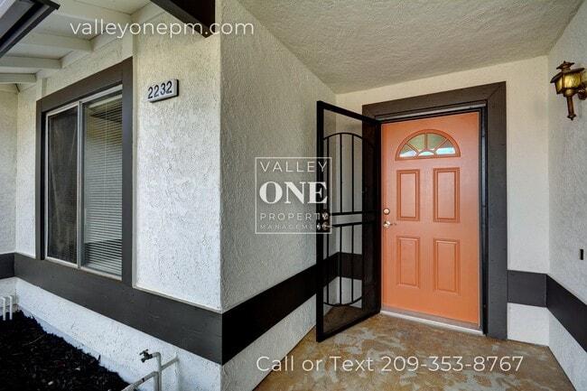 Photo - 2232 Ridgeway Dr