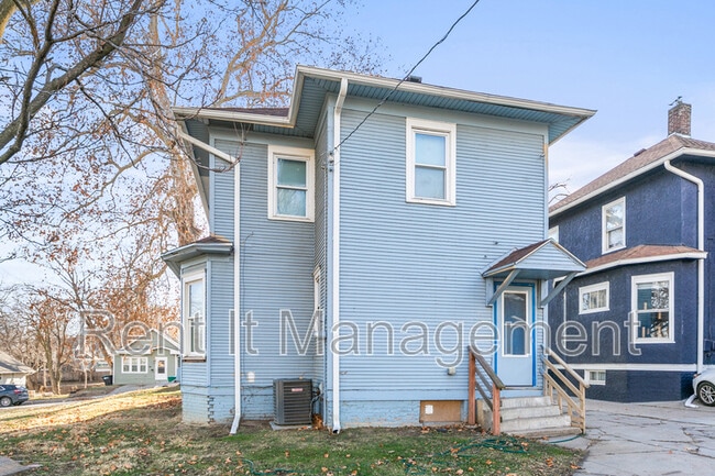 Photo - 3222 Webster St