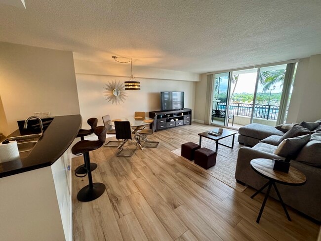 Building Photo - 3232 Coral Wy Unit 806