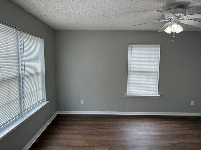 Photo - 2510 Barnesdale Wy Unit #5