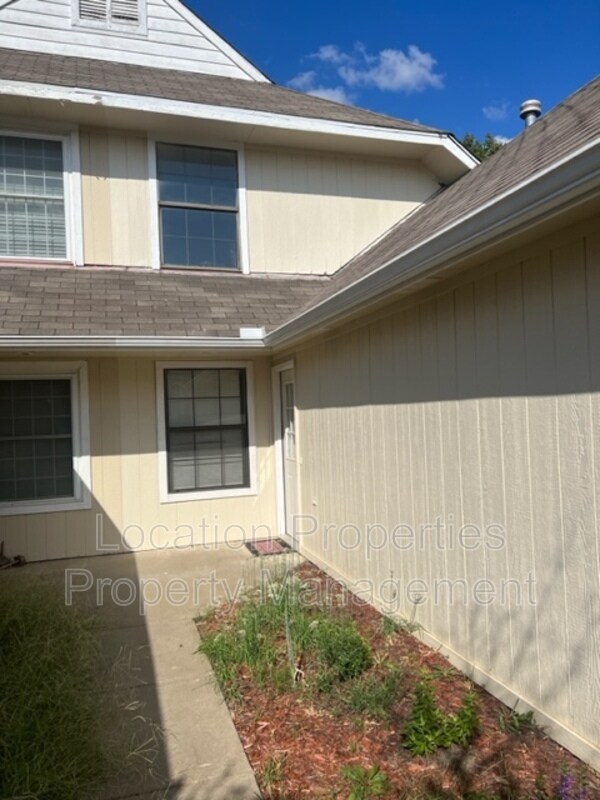 Photo - 2528 Crestline Ct