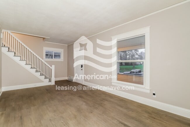 Photo - 829 E Dayton St