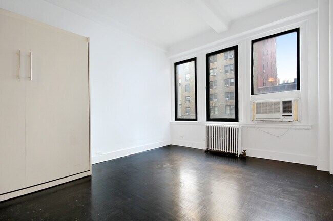 Photo - 118 W 72nd St Condo