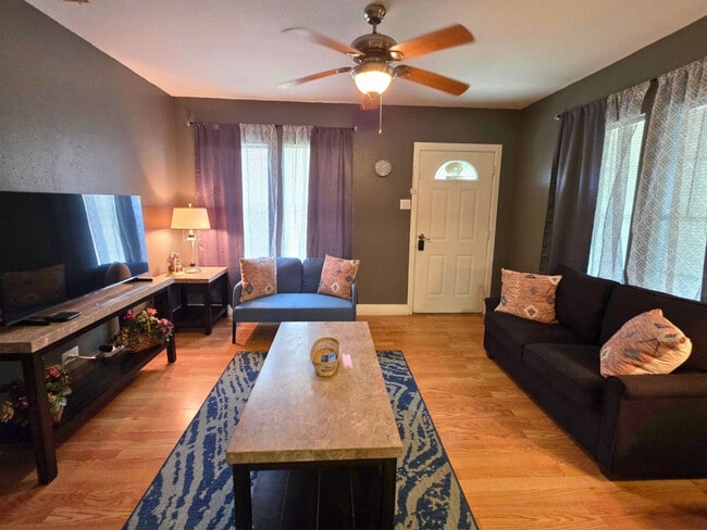 Photo - 132 N Estelle St Unidad SI ID1526930P