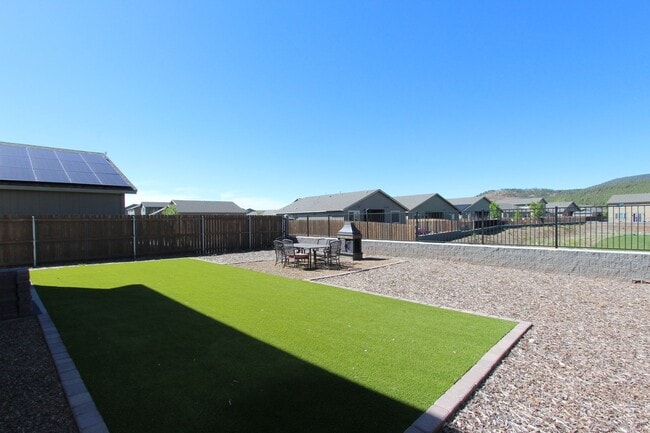 Building Photo - Bright & Spacious 4BR Home | Peaceful Bellemont Location