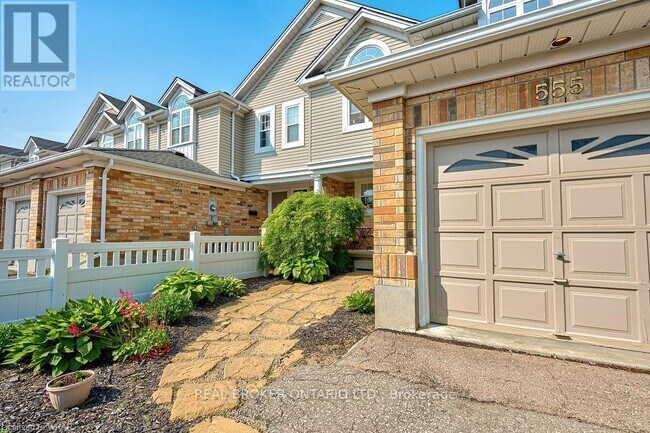 Photo - 555 Mariner Dr