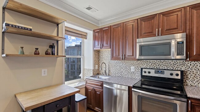 Photo - 539 Florida Ave NW