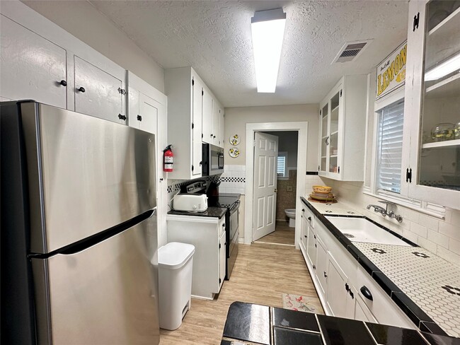 Photo - 1701 17th St Unidad D