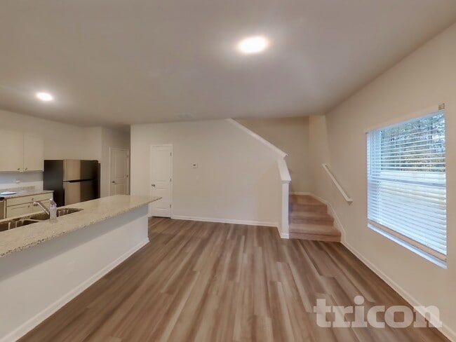 Photo - 100 Heard Ln