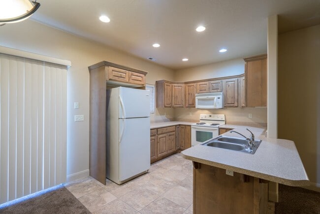 Photo - Spacious 2 Bedroom Hurricane Townhome Near...
