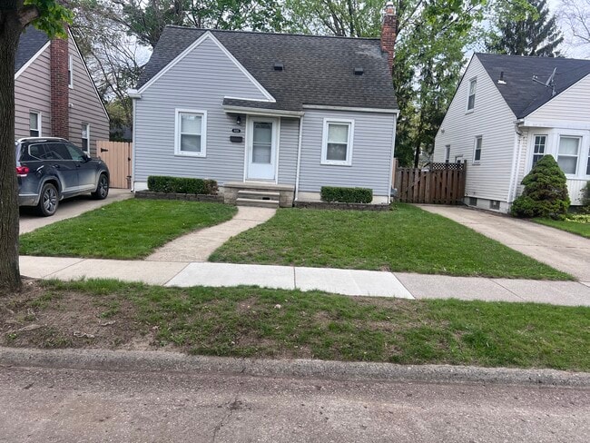 Building Photo - 1025 Grove Ave