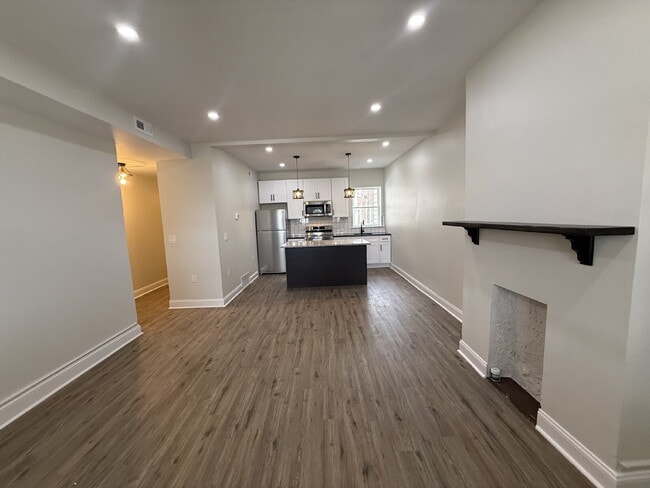 Renovated 2-Bedroom Apartment in Vibrant U... - Renovated 2-Bedroom Apartment in Vibrant U...