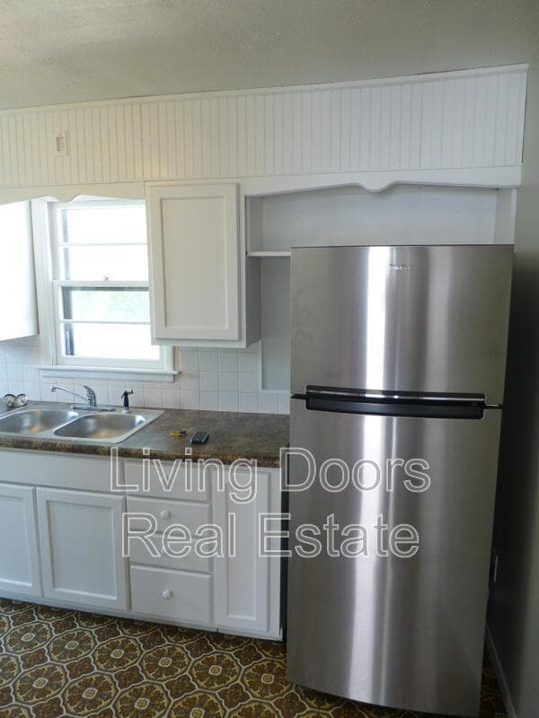 Photo - 3701 Lewis Ave