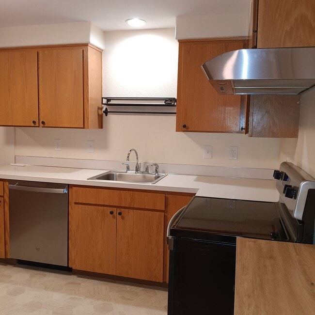 Photo - Outstanding Keizer Duplex is Ready For You!