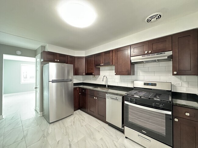 Photo - 6733 N California Ave Unidad WG