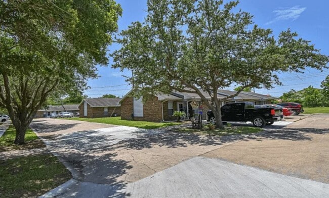 Photo - 1800 Avenue H