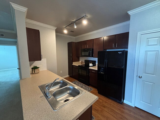 Photo - 1811 Medical Pkwy Unit b1