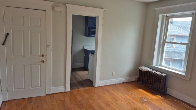1363 Delaware Ave Unit Flr. 3