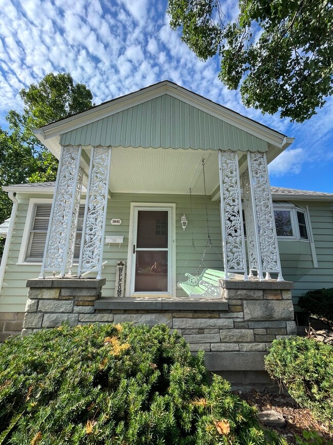 Photo - 1641 W Adams St