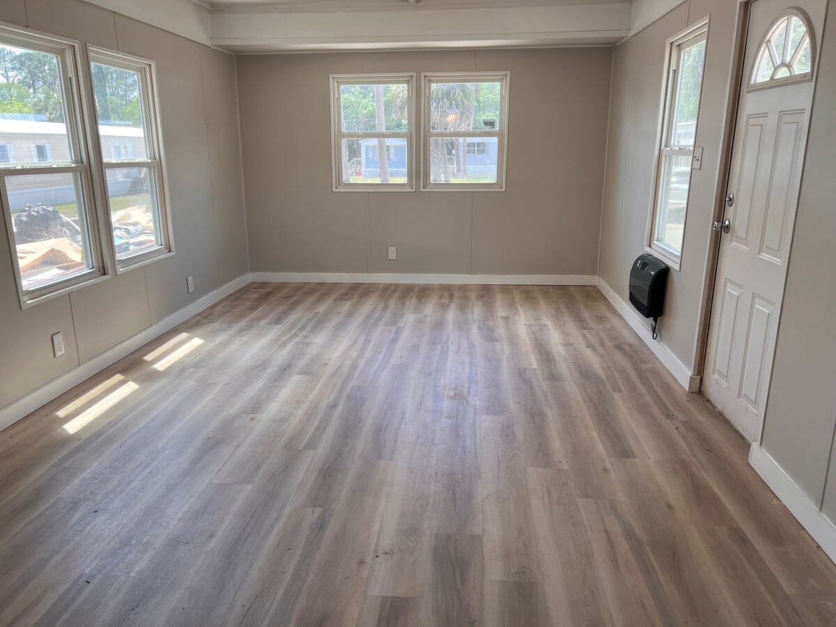 Photo - Welcome Home to Silver Lake Unidad Lot 8.2