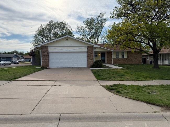 Building Photo - 2405 Farmstead St