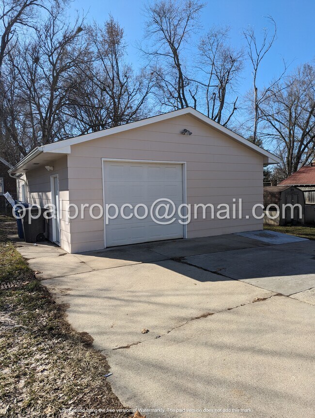 Photo - 3911 E Douglas Ave