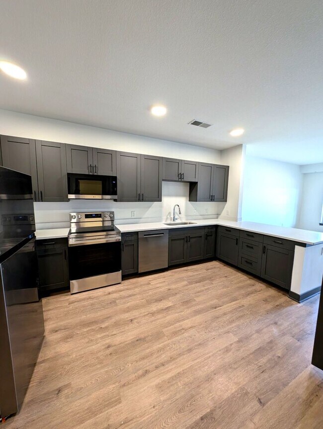 Photo - Peninsula Pointe Flats