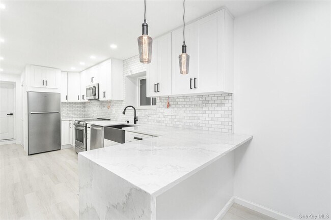 Photo - 21-34 33rd St