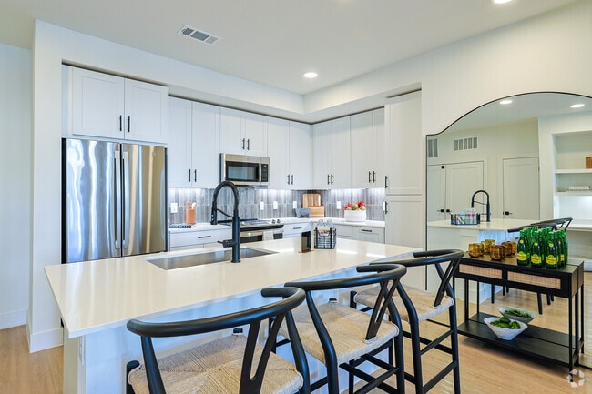 2BR, 2BA - 1,095SF - Dining Area