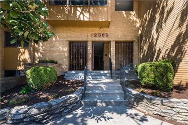 Photo - GARDEN COURT Unit GARDEN COURT D1