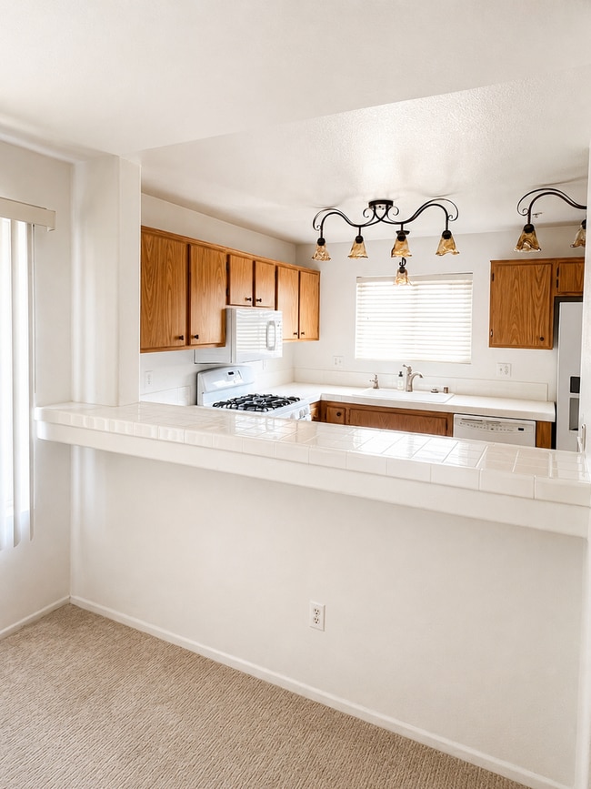 Photo - Spacious Upstairs 3 Bed 2.5 Bath Townhouse with 2 Car Tandem Garage