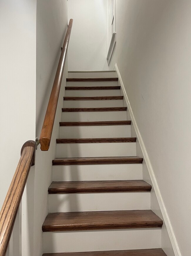 Photo - 13 Division St W