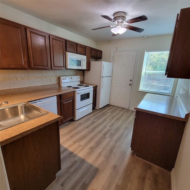 Building Photo - 11649 Chimney Rock Rd Unit True