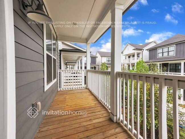 Photo - 647 Vernon Ave